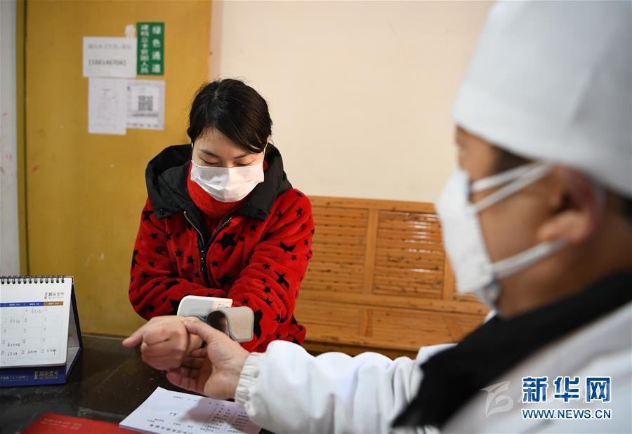 （抓好經(jīng)濟(jì)發(fā)展 應(yīng)對(duì)復(fù)雜局面·圖文互動(dòng)）（1）2500萬(wàn)農(nóng)民工如何安全返崗？——農(nóng)民工大省四川復(fù)工觀察